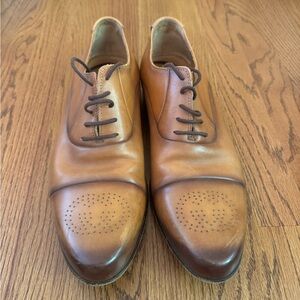 Gucci Brown/Tan Leather Perforated Cap-Toe Lace-Up Loafers